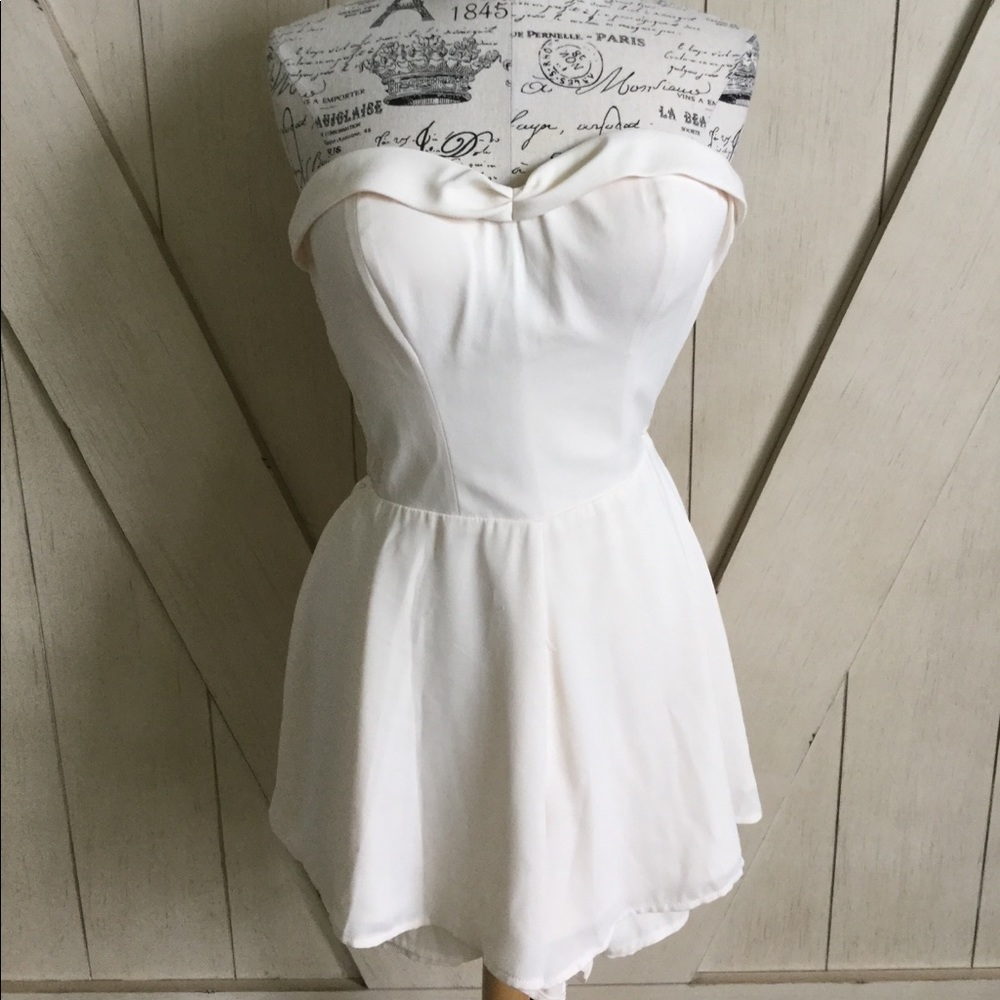 💎Guess White Lace Romper💎